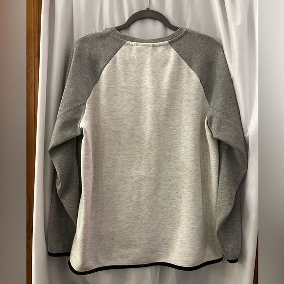 Nike Crewneck Pocket Sweatshirt - Picture 2 of 3